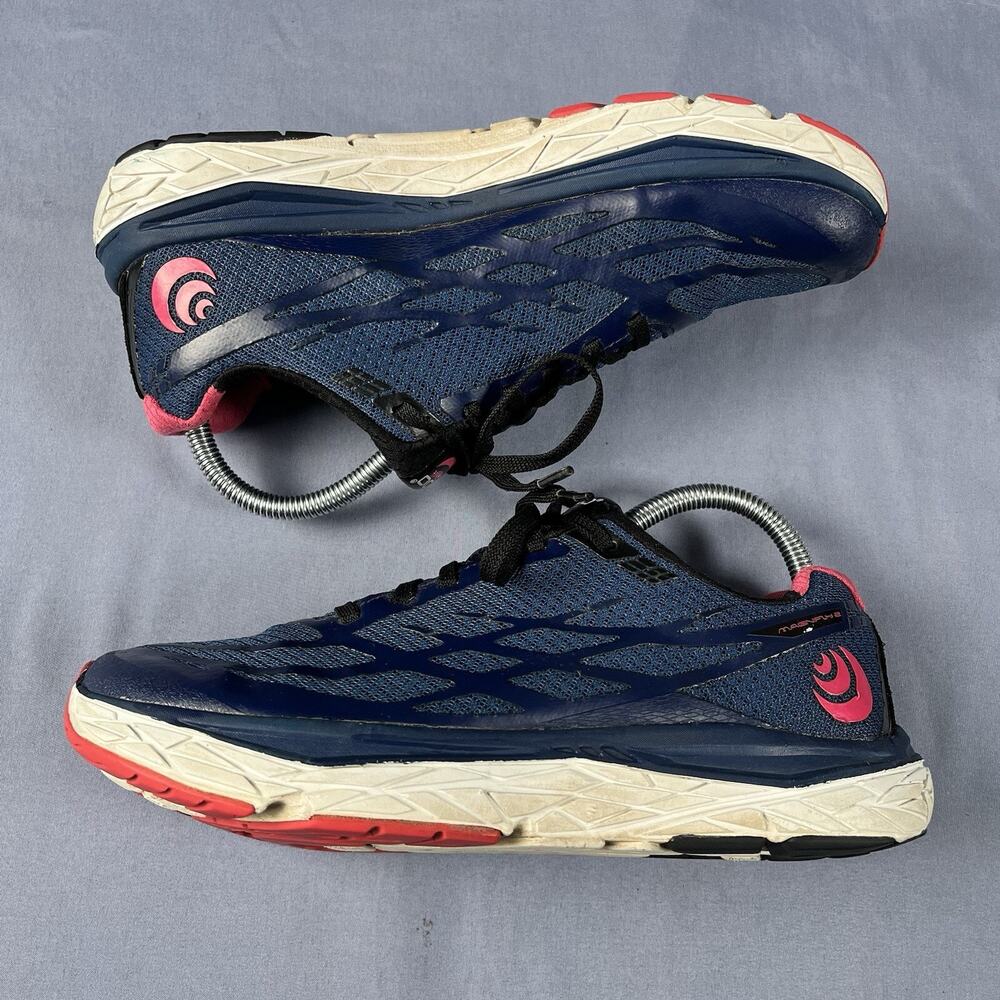 Topo Athletic Magnifly 2 Women’s Size 8 Blue Pink Running Fitness Gym Sneakers